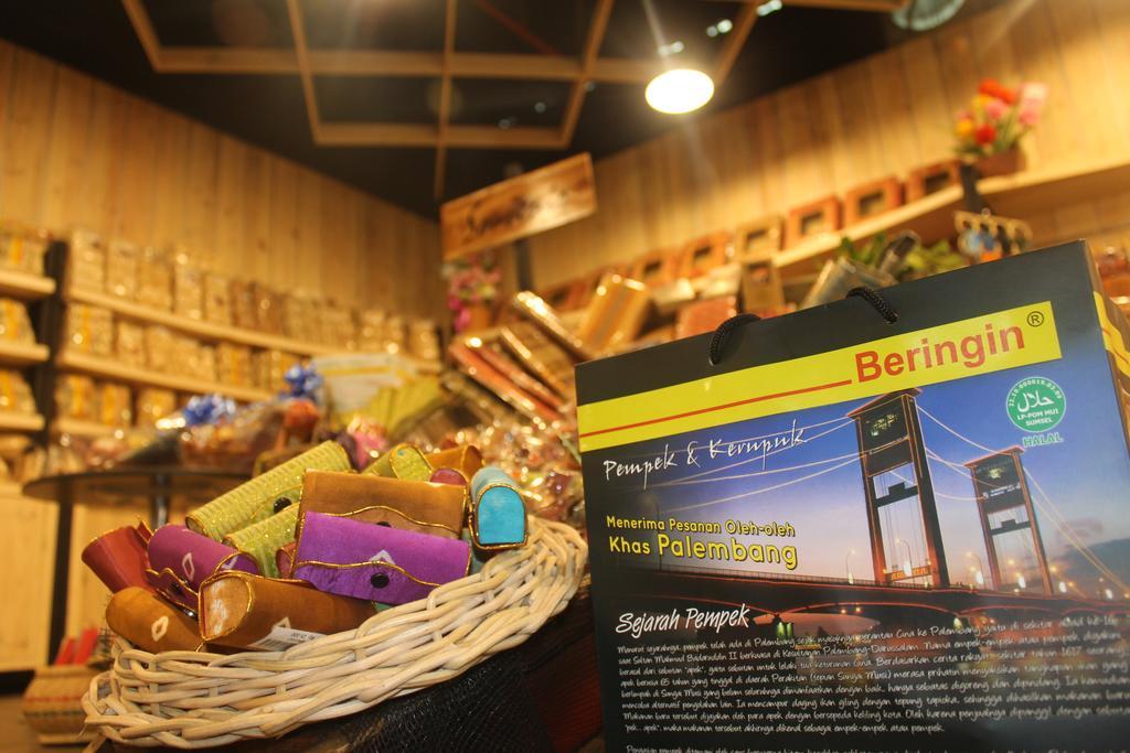 Amaris Hotel Palembang Eksteriør bilde